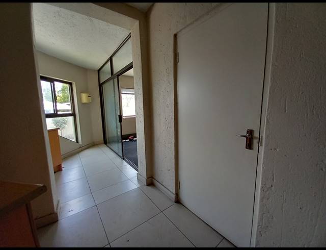 775M² OFFICE TO LET IN BRYANSTON